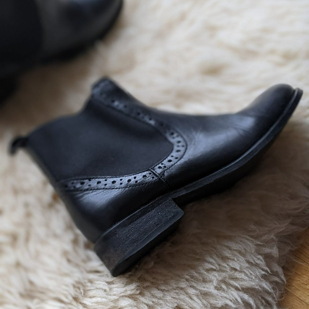 Black leather Ronsports Dresano Chelsea boots, size 37